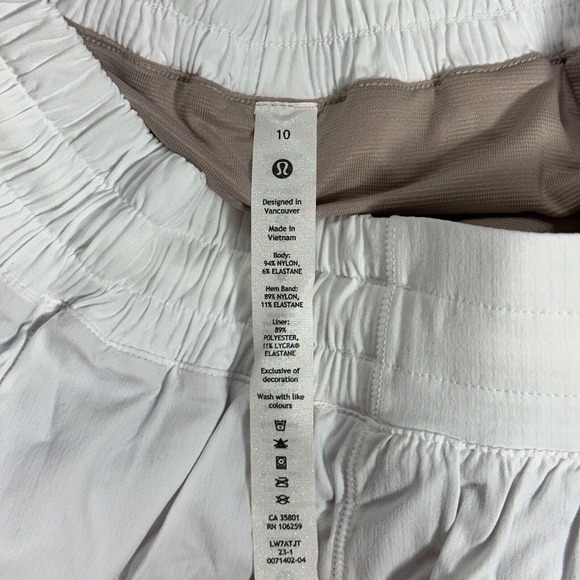 New Size 10 Lululemon Women Hotty Hot Low Rise LR Lined Short 4" White - Picture 9 of 11